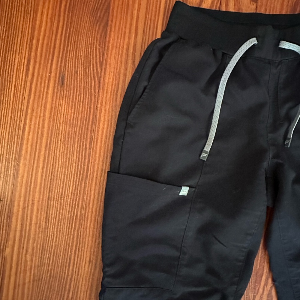 Fabletics Scrub Pants - image 2